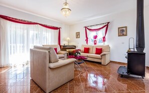 TV - House Vesna (16135-K1) - Liznjan (Liznjan)