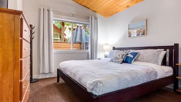 Iron/ironing board, travel crib, free WiFi, bed sheets