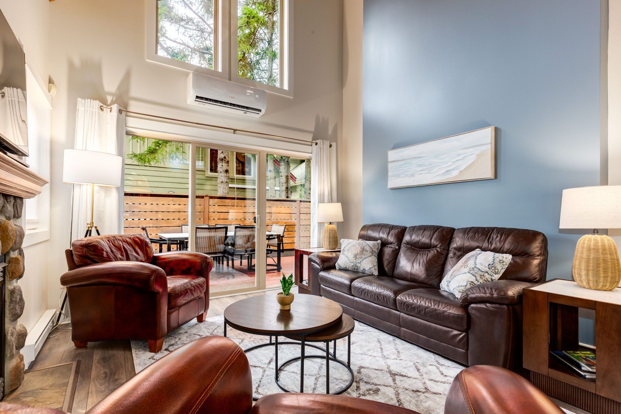 Téléviseur connecté, foyer, livres