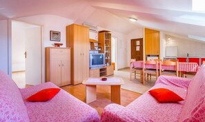 TV - Apartments Cukon (16136-A8) - Medulin (Medulin)
