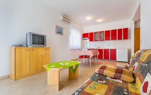 TV - Apartments Cukon (16136-A9) - Medulin (Medulin)