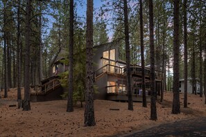 Exterior - NEW/Black Butte Ranch/Sauna/Hot Tub/Kids Playroom (Sisters)