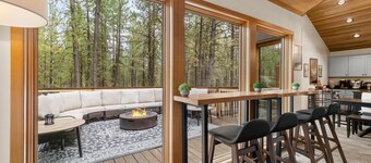 NEW/Black Butte Ranch/Sauna/Hot Tub/Kids Playroom
