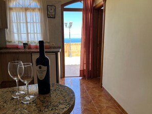 Dining - Superior 1-Zimmer-Wohnung mit Terrasse und Meerblick by Interhome (Icod de los Vinos)