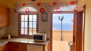 Unclassified image, 4 of 51, button - Superior 1-Zimmer-Wohnung mit Terrasse und Meerblick by Interhome (Icod de los Vinos)