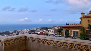 Unclassified image, 2 of 51, button - Superior 1-Zimmer-Wohnung mit Terrasse und Meerblick by Interhome (Icod de los Vinos)