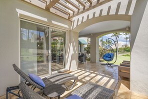 Condo, Plusieurs lits, balcon, vue sur l’océan (The Palms at Wailea 703) | Vue de la chambre