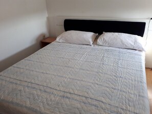 Accès Internet, draps fournis