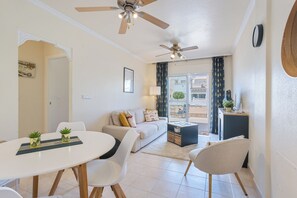 Smart TV - Ground-floor apt 4p terrace pool & parking beach --> 2km (VC)