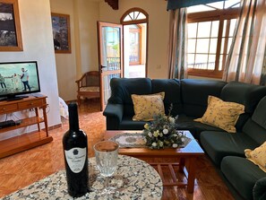 TV - für 2 Personen und 1 Kind in Icod de los Vinos, Teneriffa by Interhome (Icod de los Vinos)