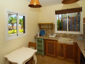 Fridge, microwave, oven, cookware/dishes/utensils - Haus am Meer in Garachico by Interhome (La Caleta de Interian)