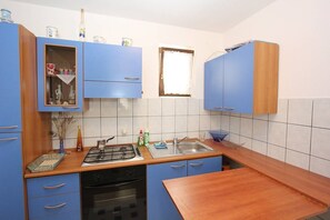 Fridge, coffee/tea maker - Apartment Bobins (16253-A1) - Medulin (Medulin)