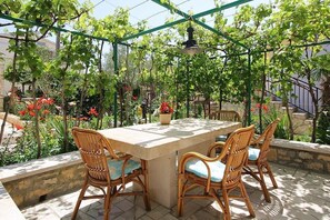 Outdoor dining - Apartment Pifar (16255-A2) - Medulin (Medulin)