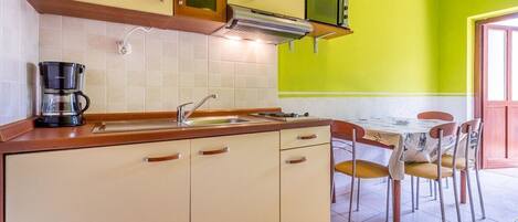 冰箱、微波炉、炉灶、茶具/咖啡用具