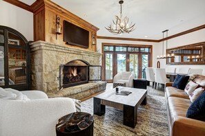 TV, fireplace, DVD player