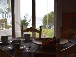 Dining - Villa "Casa Roche" mit Blick auf das Wasser by Interhome (Conil de la Frontera)