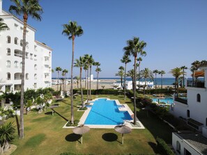 Pool - Luxuriöses Apartment am Strand by Interhome (Manilva)