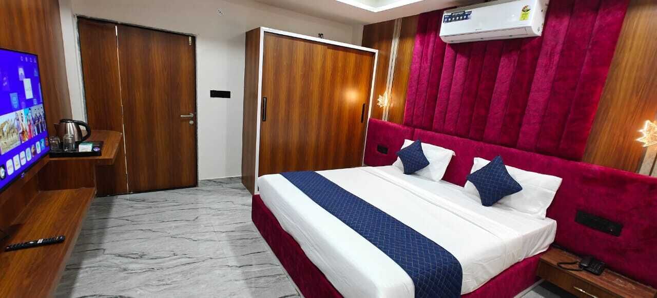 Rom – deluxe, hageutsikt | Skrivebord og wi-fi (inkludert)