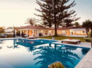 Beheizter Pool
