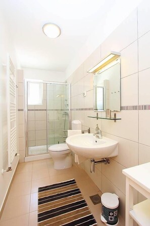 Shower, towels - Apartments Mauri (16295-A2) - Pula (Pula)