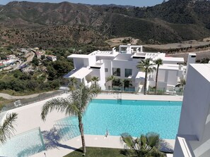 A heated pool - Exklusives Neubau-Penthouse mit Meerblick und Pool by Interhome (Ojen)