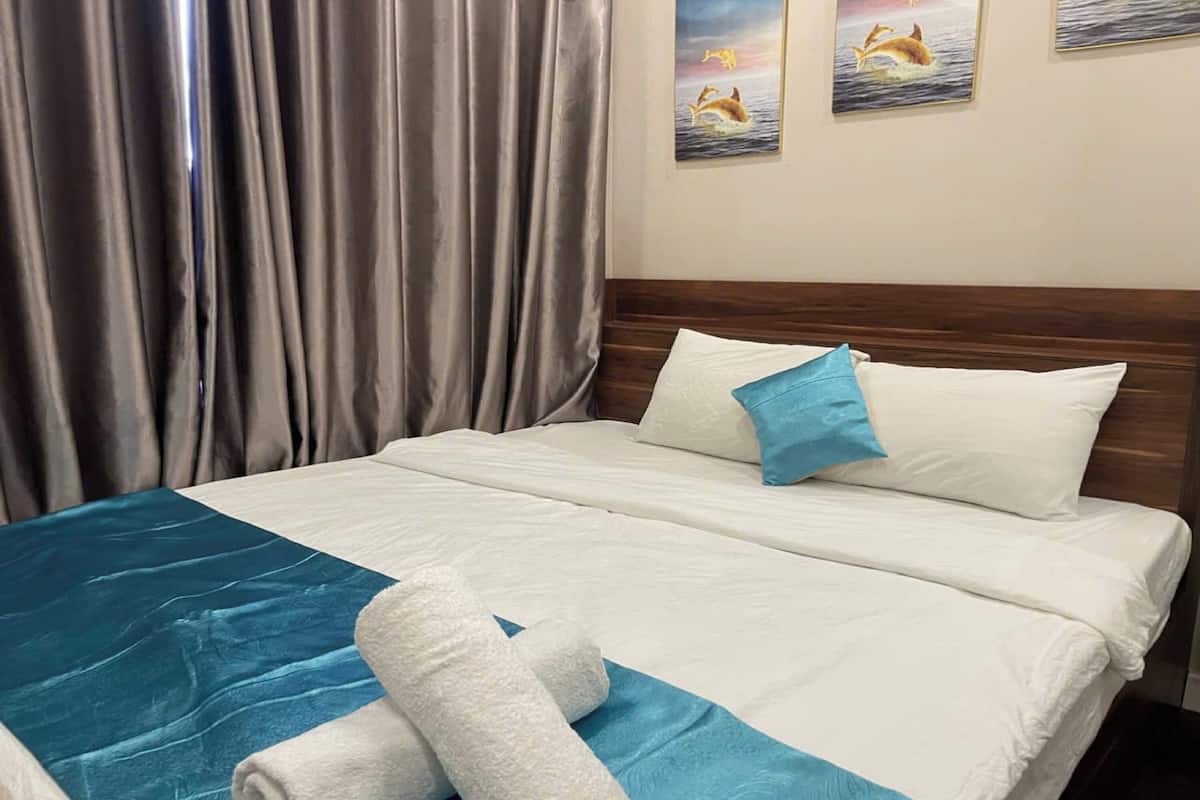 Familien-Suite, 3 Schlafzimmer, Zutritt zur Club Lounge, Stadtblick | Bettwäsche aus ägyptischer Baumwolle, hochwertige Bettwaren