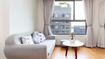 Suite – basic, 1 soverom, Club Lounge-tilgang, byutsikt | Sengetøy i egyptisk bomull, sengetøy av topp kvalitet og dundyner