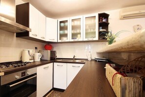 Fridge, stovetop, dishwasher, coffee/tea maker - Apartments Ladonia (16296-K1) - Krnica (Pula) (Krnica (Pula))