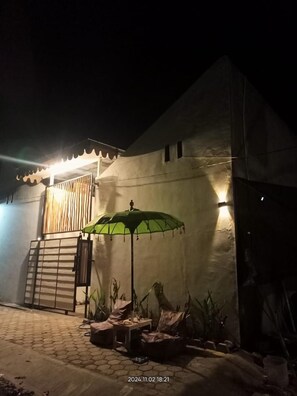 Living area - Fika Guest House (Banyuwangi)