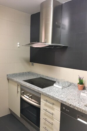 Fridge, microwave, oven, dishwasher - Wohnung am Strand in erster Linie Strand Malaga by Interhome (Málaga)
