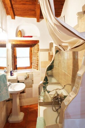 Towels - Der Corral de las Pilas by Interhome (El Barrio)