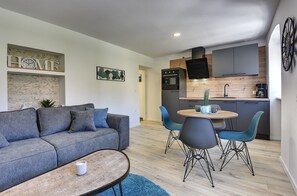 TV, DVD player - Apartments Hodak (16589-A2) - Pula (Pula)