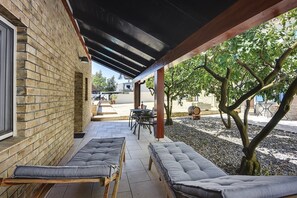 Outdoor dining - Apartments Hodak (16589-A3) - Pula (Pula)