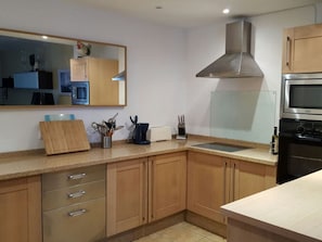 Fridge, microwave, oven, dishwasher - Villa Dar el Marsa mit Terrasse by Interhome (Almuñécar)