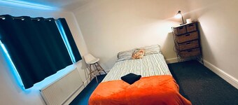 Pebbles Guest House - Flat 5