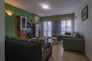 TV, DVD player - Apartments Susy (16851-A4) - Pula (Pula)