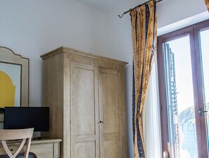 Interior - Gästezimmer 'FB-Zimmer am Meer 689' by Interhome (Eolie Lipari)