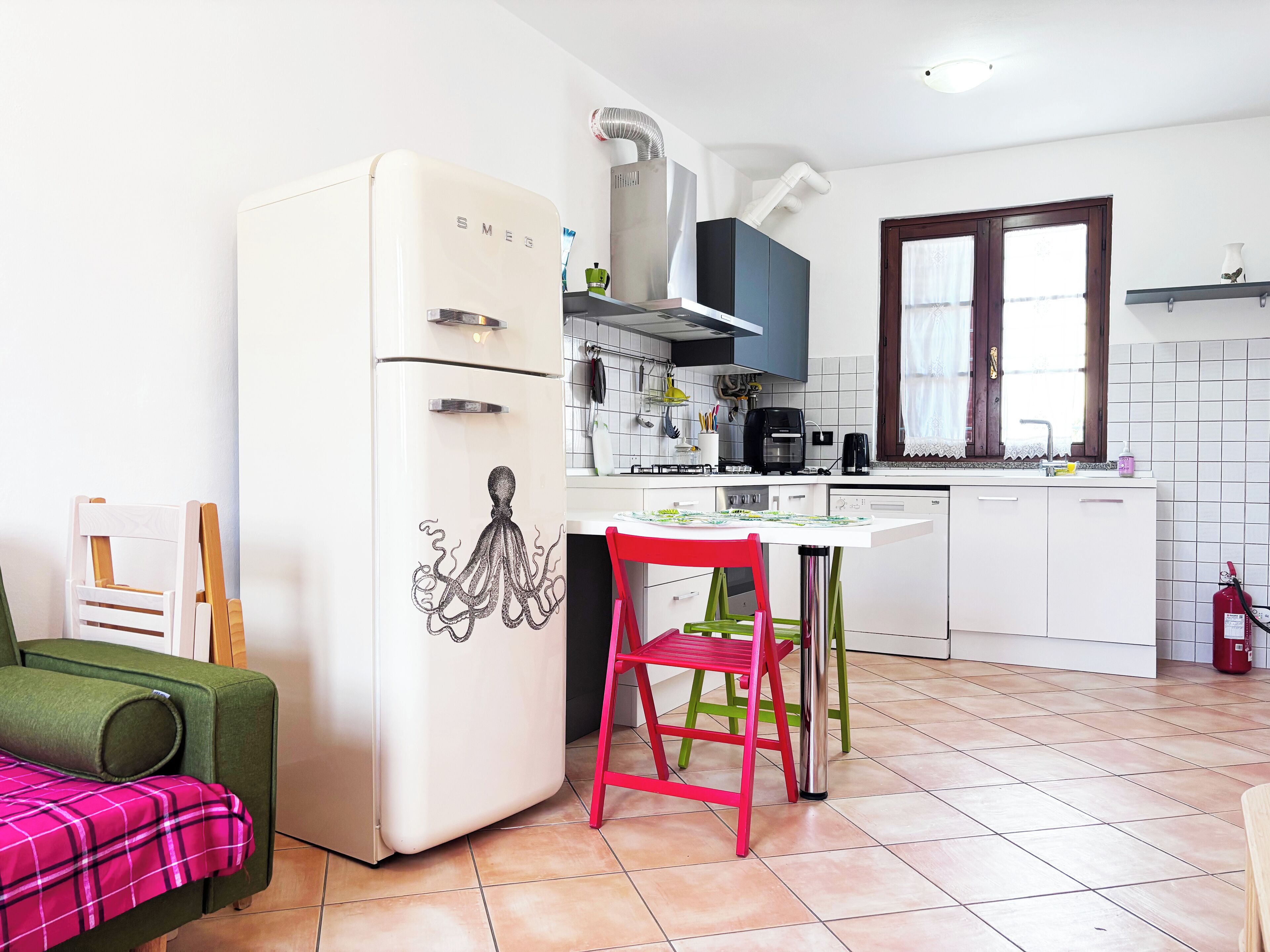 Frigorifero, forno, piano cottura, lavastoviglie