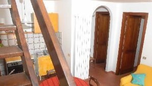 TV - 'Benincasa C by Interhome (Gioiosa Marea)