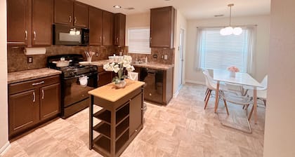 Clean & Calm 3BR Home Near Houston Premium Outlets