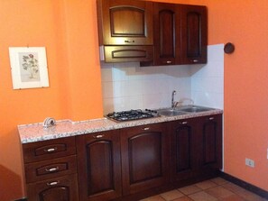 Fridge, microwave, cookware/dishes/utensils - Die Villa Benincasa Wohnung mit Meerblick by Interhome (Gioiosa Marea)