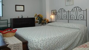 Room - Die Villa Benincasa Wohnung mit Meerblick by Interhome (Gioiosa Marea)