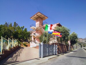 Property grounds - 'Mare Taormina by Interhome (Letojanni)