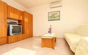 TV - Apartment Lili 7 (16872-A1) - Medulin (Medulin)