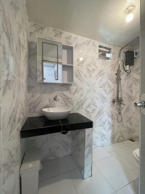 Comfort Double Room, Balcony | Bathroom | Shower, towels, soap, toilet paper - Akoya Beach Park & Cottages (El Nido)