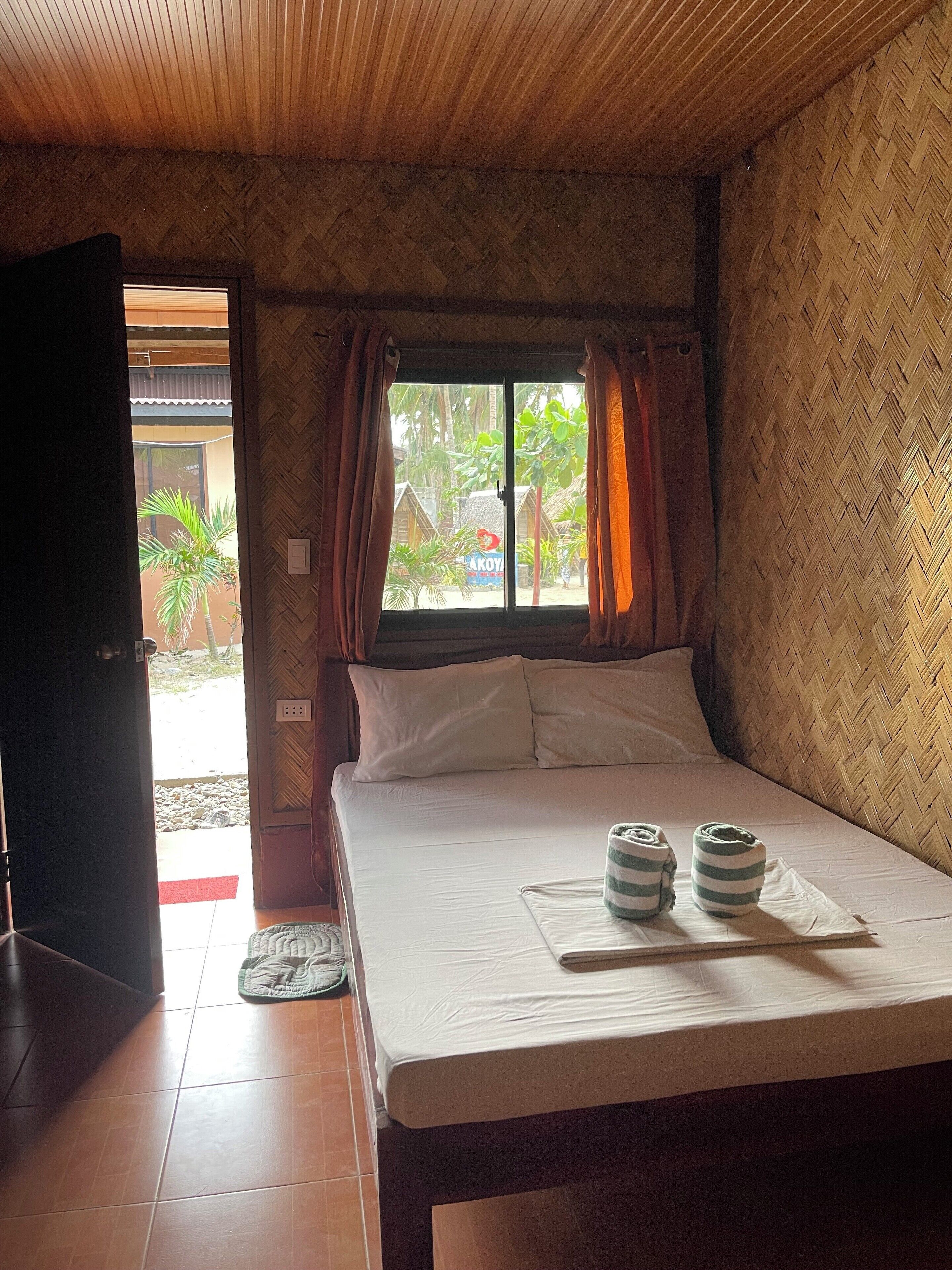 Cottage, Balcony | Laptop workspace, free WiFi, bed sheets