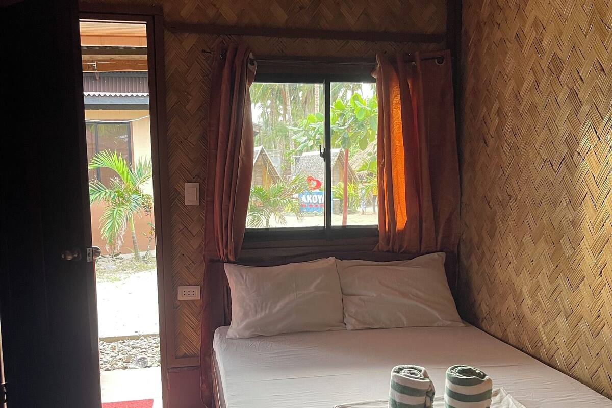 Cottage, ban công | Khu vực làm việc phù hợp cho laptop 