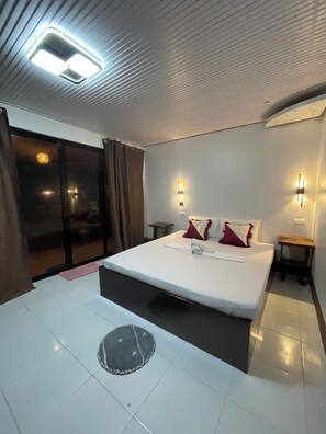 Comfort Double Room, Balcony | Desk, laptop workspace, free WiFi - Akoya Beach Park & Cottages (El Nido)