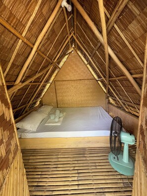 基础小屋 | 笔记本电脑工作区、免费 WiFi、床单