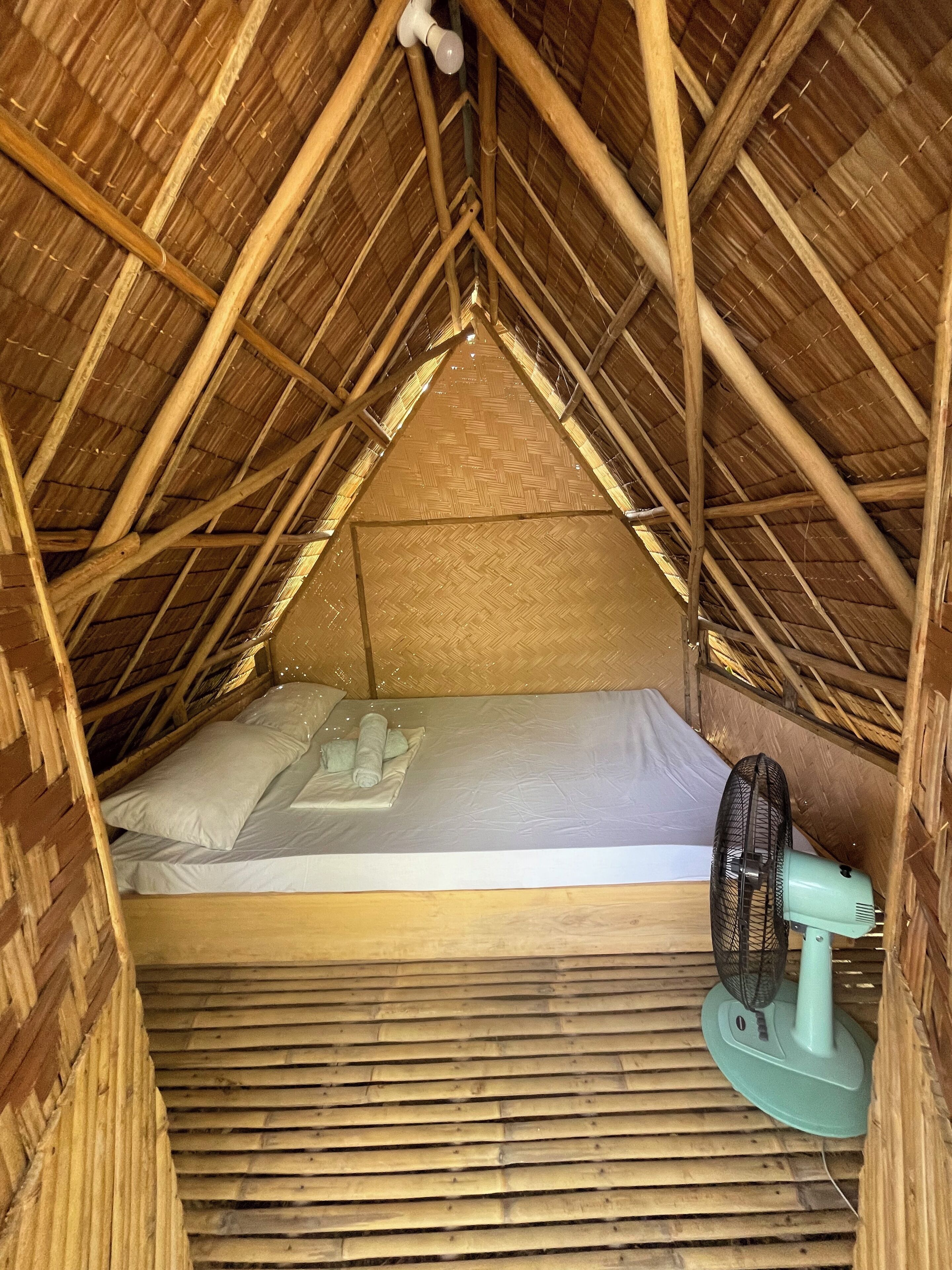 Cabana básico | Escrivaninha, espaço de trabalho para notebook, Wi-Fi de cortesia